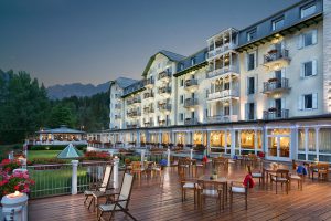 Cristallo Resort Spa Facciata al tramonto