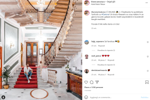 Digital Grand Tour - Gianluca Fazio sulla scalinata dell'Hotel Bristol di Genova